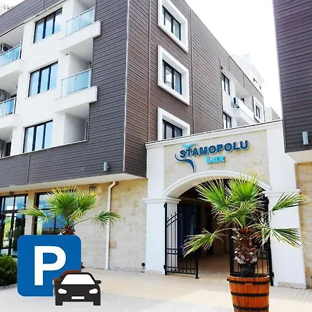 Хотел Stamopolu Lux с изглед към морето Приморско