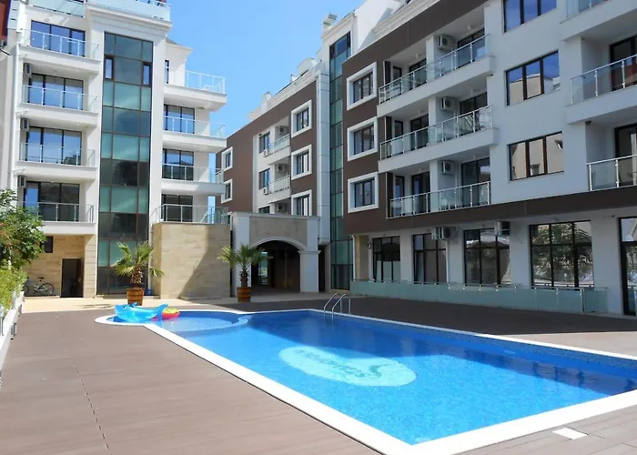 Stamopolu Lux с изглед към морето Πριμόρσκο